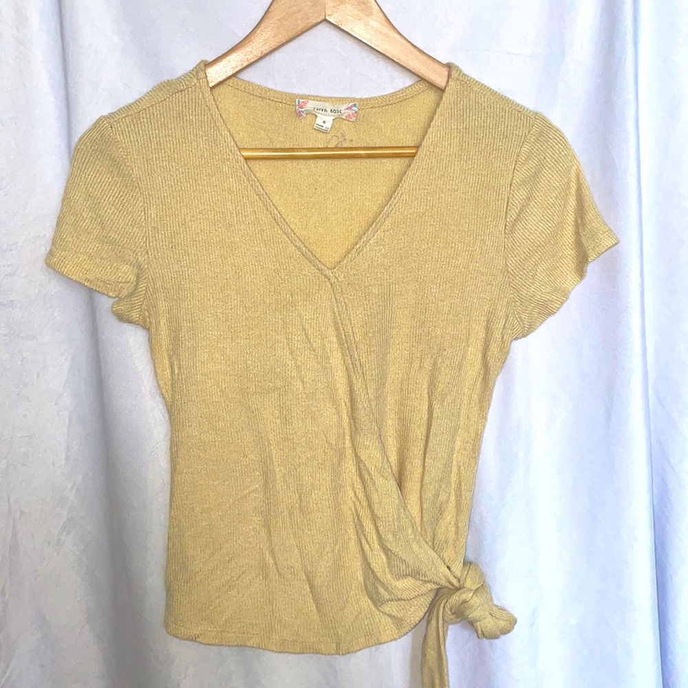 Cute yellow top size S